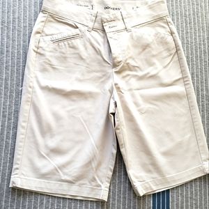 Woman's Dockers shorts